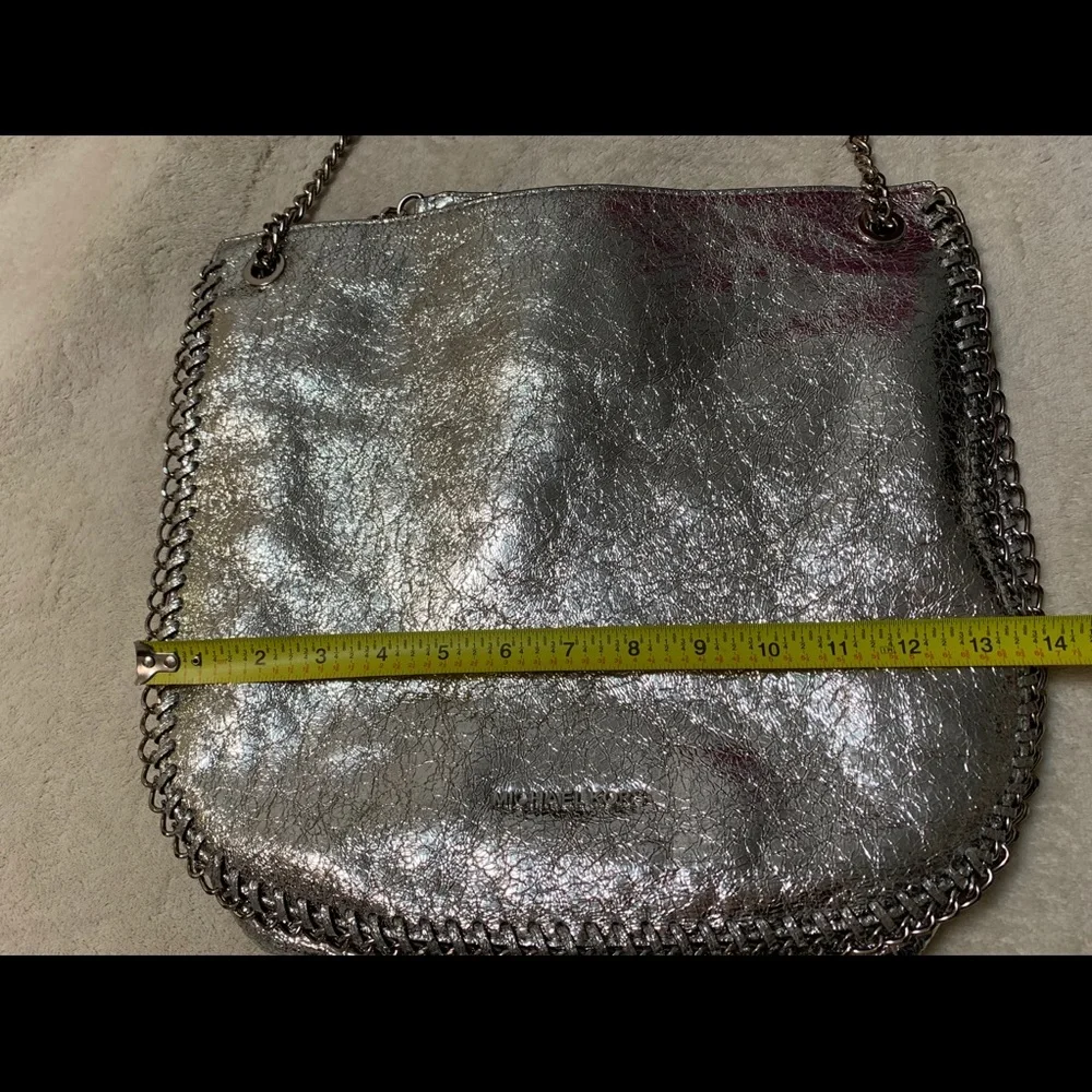 Michael kors women handbag - Picture 6 of 9